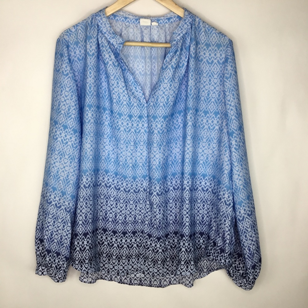 Gap Blue aztec print blouse, V neck peasant style